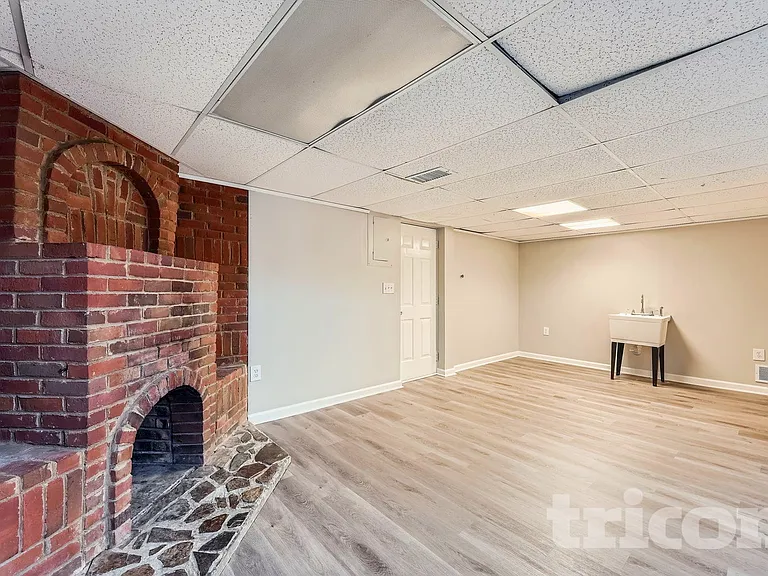 2381 Melody Ln NW — Photo 17