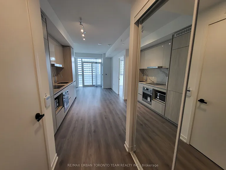 28 Interchange Way #1202 — Photo 2
