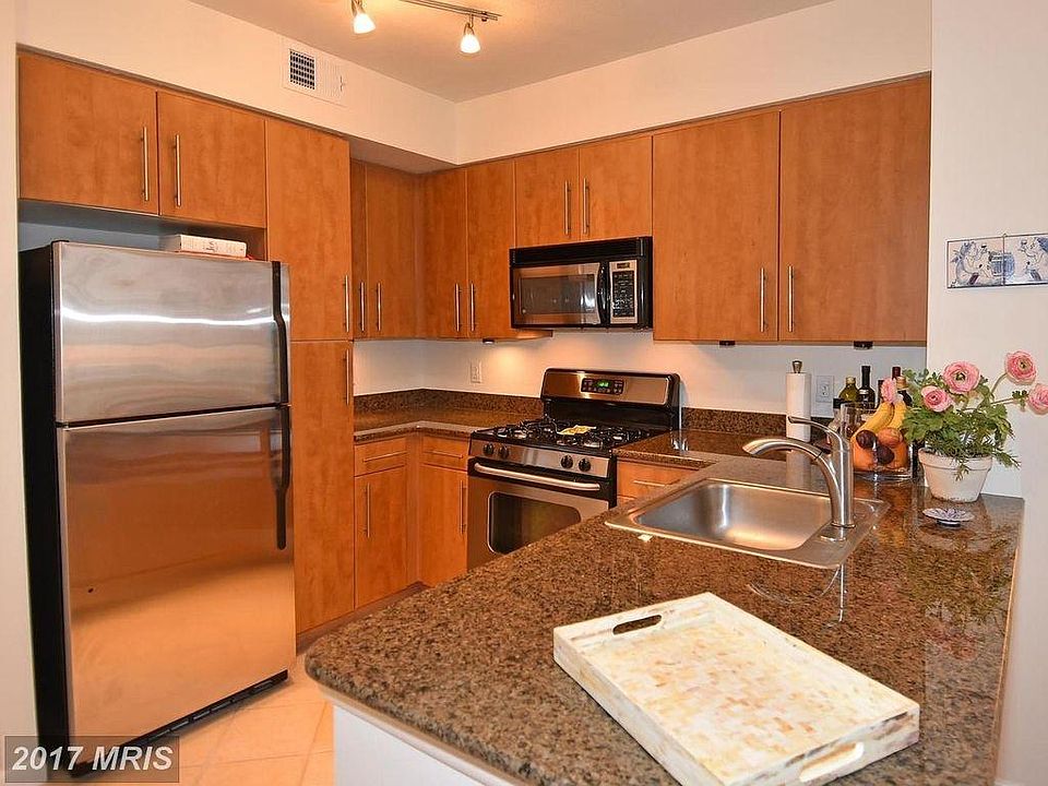 1st image of 1021 N Garfield St APT 603