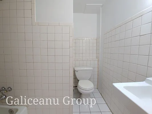 Rented by Lexington Real Estate Group | media 18