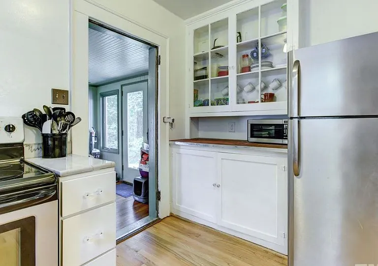 323 Furches St — Photo 15