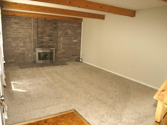 Living Room with fireplace