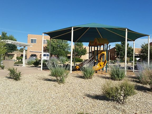 family friendly - playground nearby
