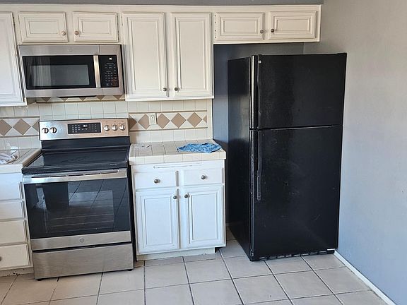 5th image of 3325 Loma Linda Ln