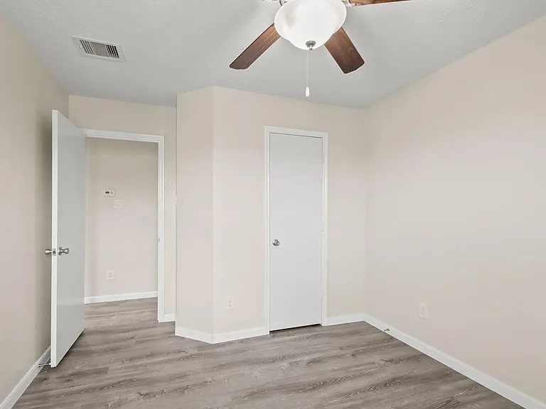 1223 Grassy View Dr — Photo 14