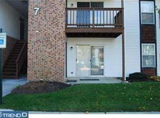 74 Dover Ct, Turnersville, NJ 08012