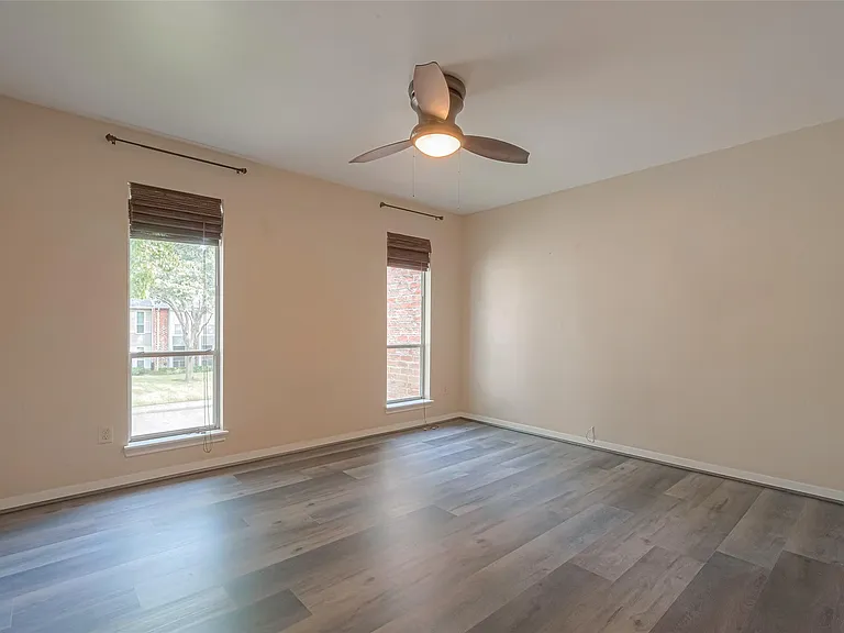 10217 Longmont Dr — Photo 25