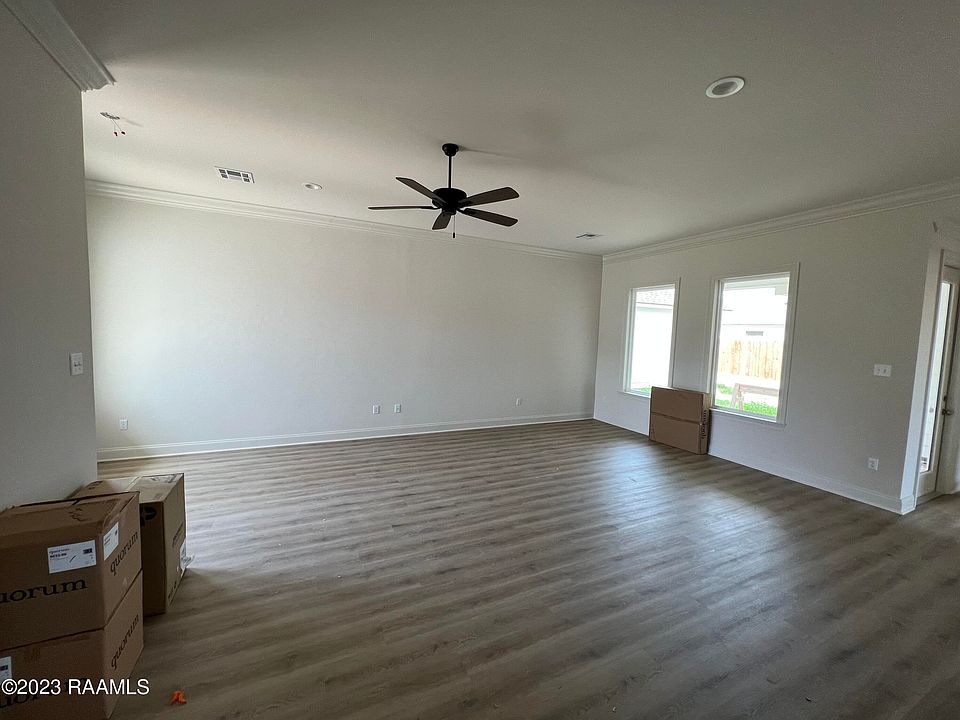 1st image of 209 Berchman Oaks Dr