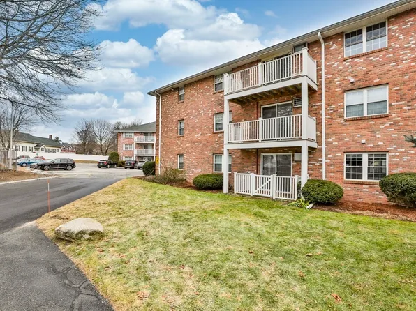 5 Karen Cir APT 4, Billerica, MA 01821