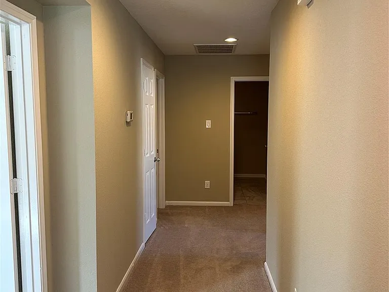 2606 Riverhollow Ln — Photo 18