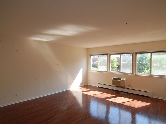 2nd image of 2411 W Fargo Ave APT 202