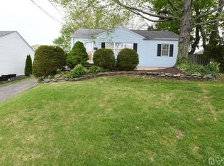 17 Hill St, Milltown, NJ 08850