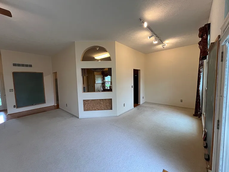 6400 Belmont Park Ct — Photo 13