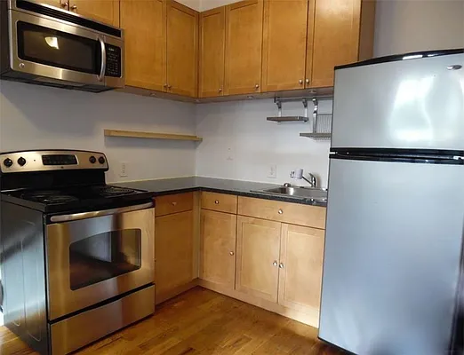 Rented by R New York | media 8