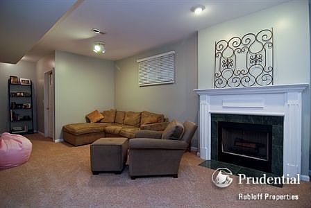 5th image of 1531 W Oakdale Ave