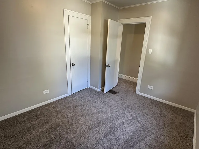 11021 Western Ave — Photo 35