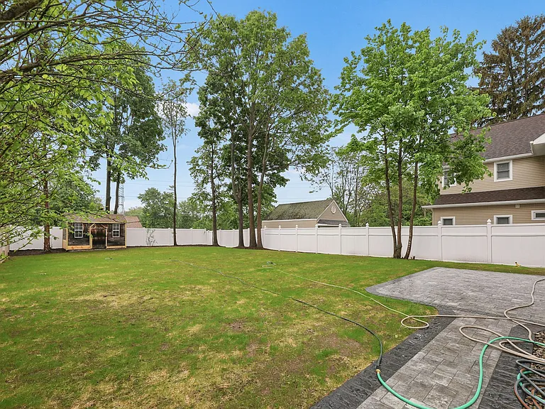 134 Johnson Ave — Photo 32