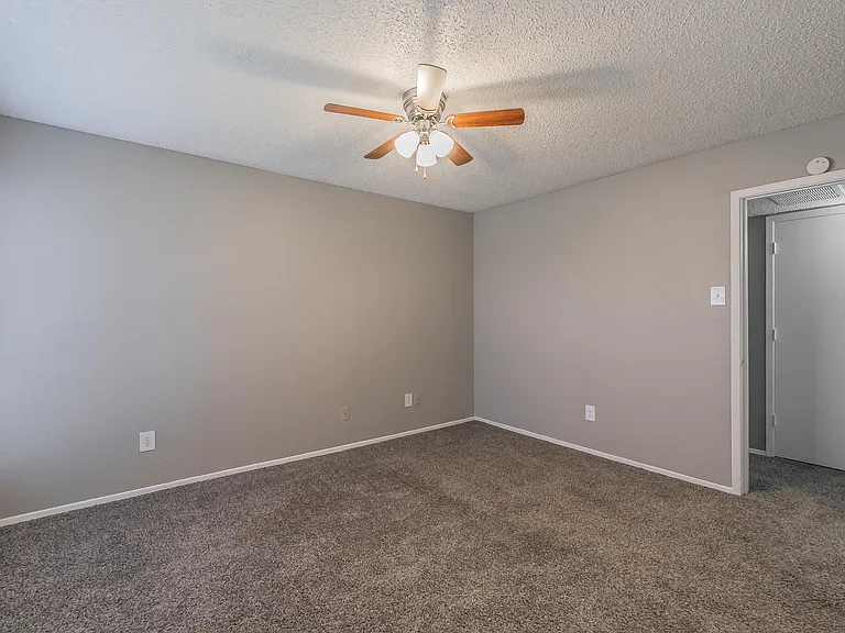 Station 121 at Town Center Apartments — Photo 172