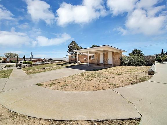 3rd image of 3300 Emerald Dr