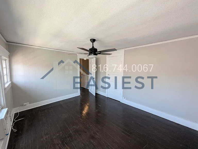 1604 E 43rd St — Photo 16
