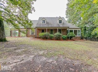 6385 Paradise Point Rd, Flowery Branch, GA 30542
