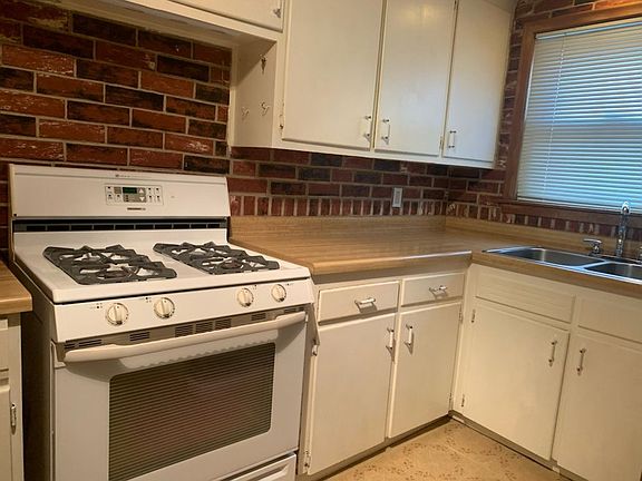 3rd image of 227 W Fairmount Ave