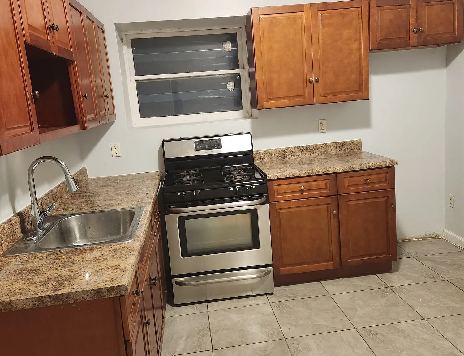 3 bed, $2,150 — Photo 1