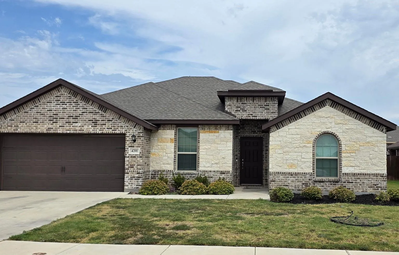 4 bed, 2434 sqft, $2,700 — Photo 1