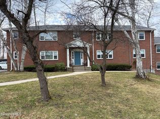 4 Morgan Mnr APT 4, Lenox, MA 01240