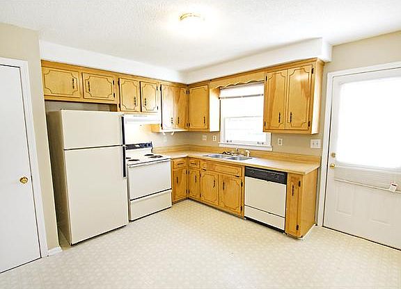 3rd image of 279 Northridge Dr