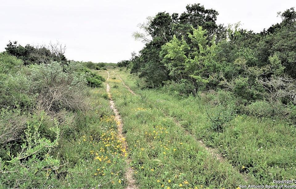 1st image of 00 N N HIGHWAY 281 & FM 624