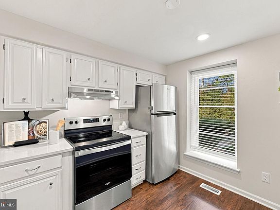 5th image of 1679 Poplar Grove Dr