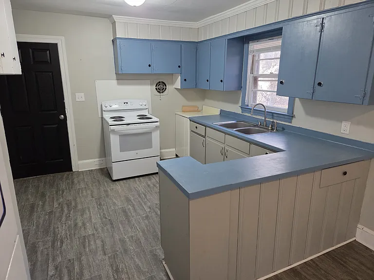 501 Pittman Dr — Photo 5