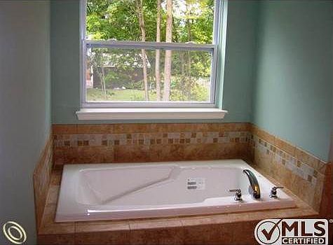 5.3 Garden Tub Master Bath.JPG