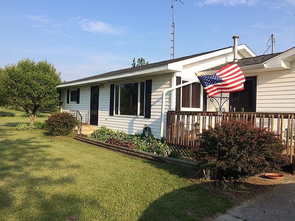 Lots of flowerbeds to enjoy 