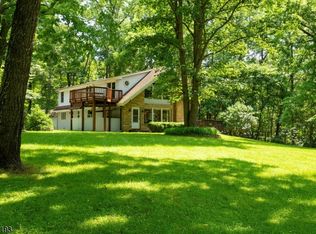 33 Seabrook Rd, Stockton, NJ 08559