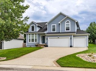 20827 W 102nd St, Lenexa, KS 66220