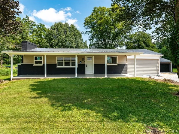 239 S High Street, Austin, IN 47102