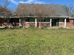 1380 Grand Bois Rd, Breaux Bridge, LA 70517