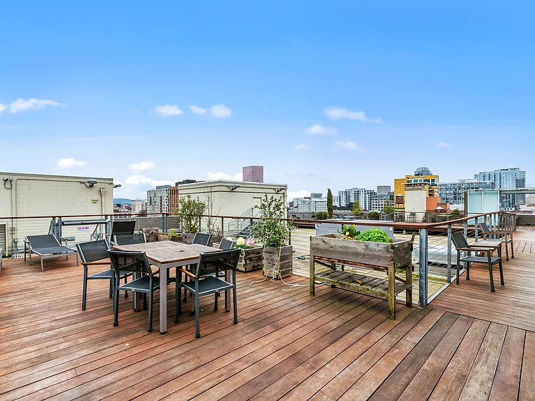 1314 NW Irving St #612 — Photo 23