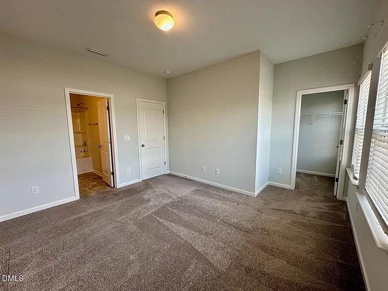 653 Grand Central Sta — Photo 23