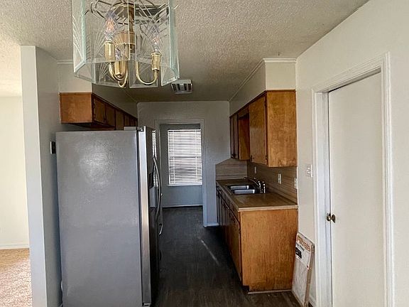 3rd image of 5709 Catherine Dr