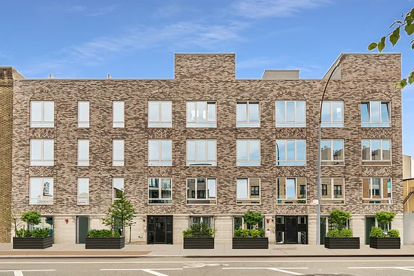 Sold by TwoRealEstate LLC | media 9