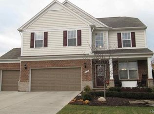 1228 Greythorne Dr, Orion, MI 48359