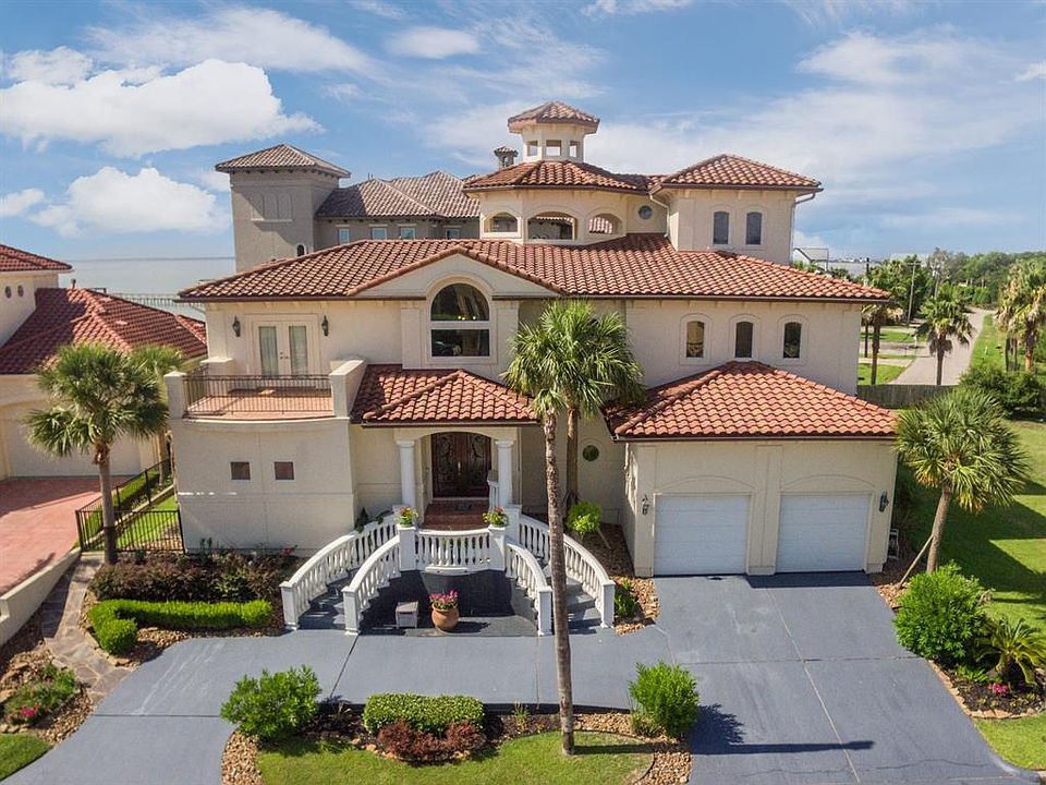 1st image of 517 Villa Dr