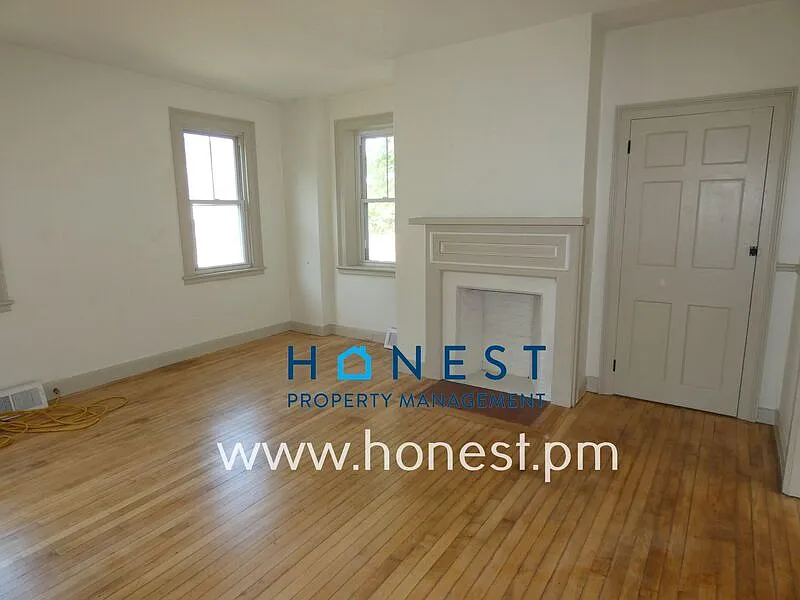 3 bed, 2.0 bath, 1800 sqft, $2,400 — Photo 4