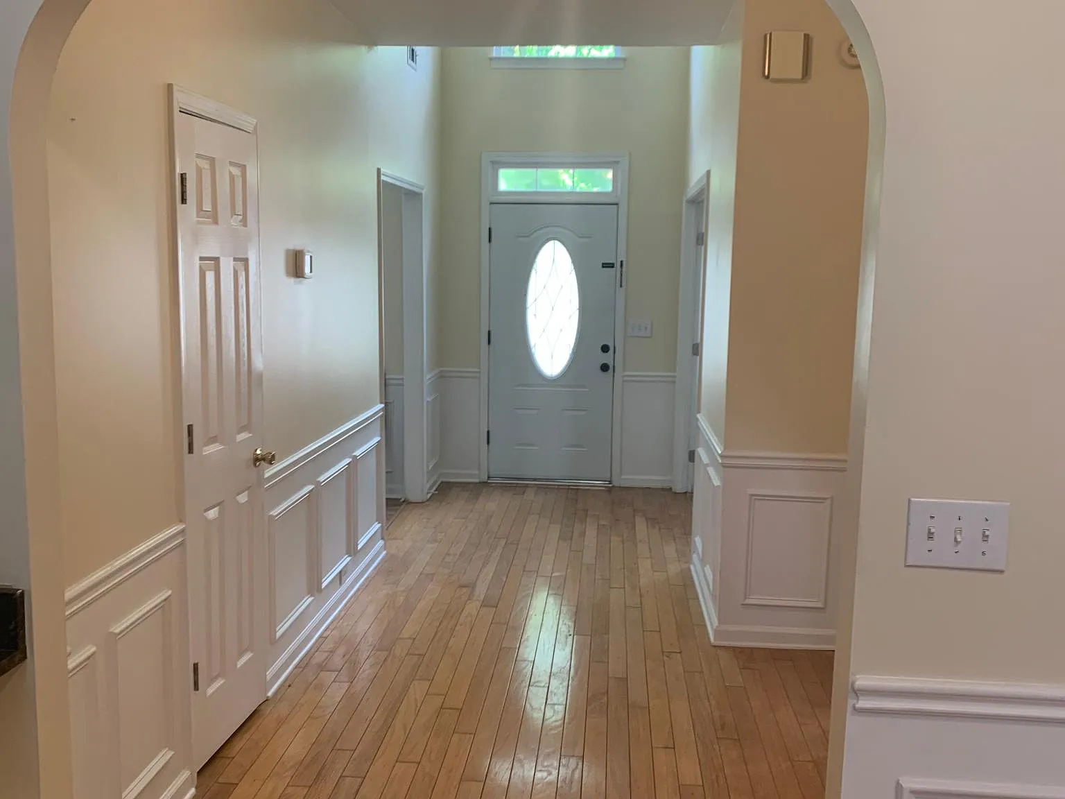 4 bed, 2.5 bath, 2300 sqft, $3,150 — Photo 3