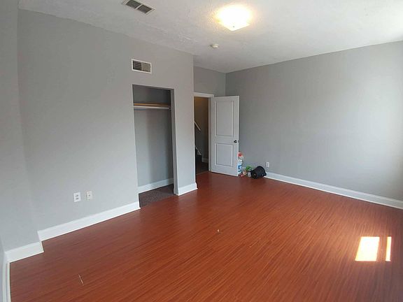 2nd image of 1813 W Oxford St #2