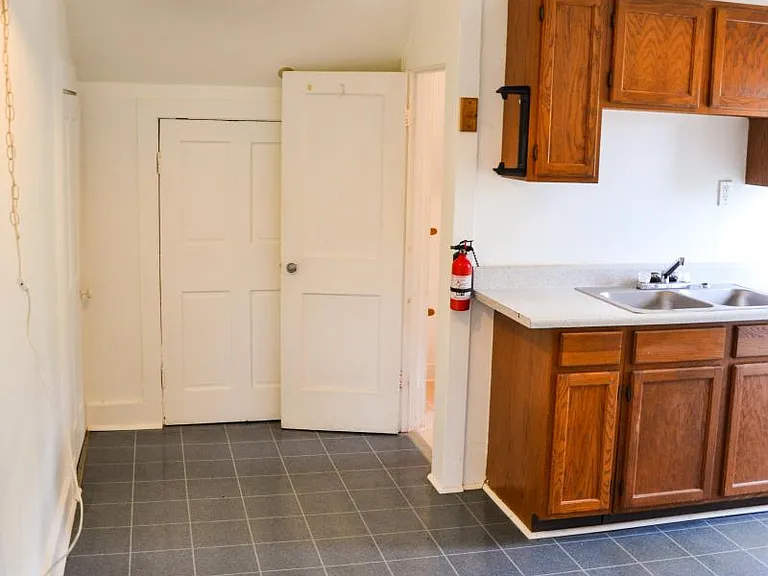 2703 Euclid Ave #3 — Photo 8