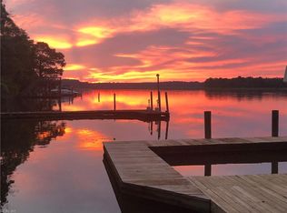 4093 S Riverside Dr, Lanexa, VA 23089